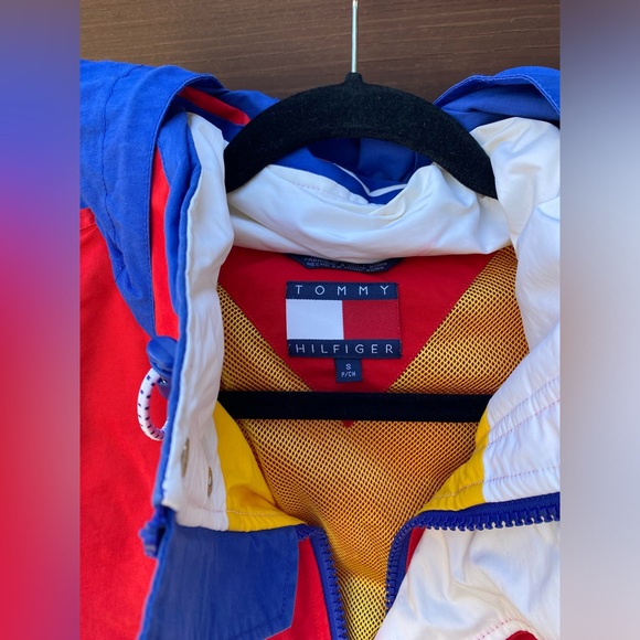 Tommy Hilfiger Men's S Red and White Sailing Gear Jacket - Picture 2 of 16